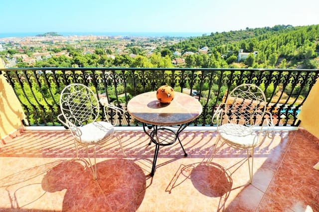 Chalet de 6 habitaciones en Dénia en venta con piscina - 995.000 € (Ref: 9001057)