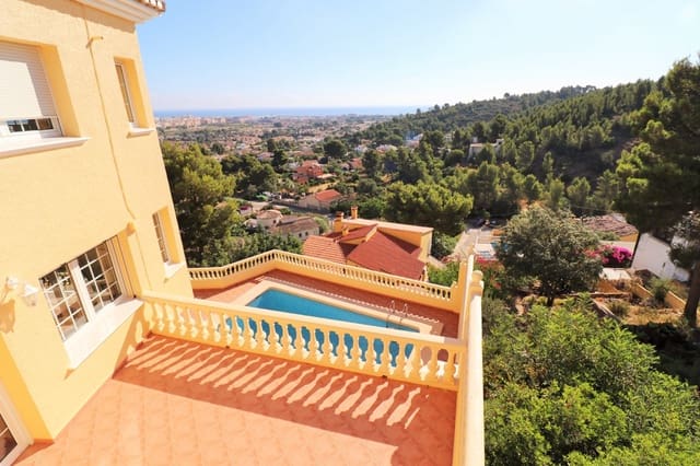 Chalet de 6 habitaciones en Dénia en venta con piscina - 995.000 € (Ref: 9001057)