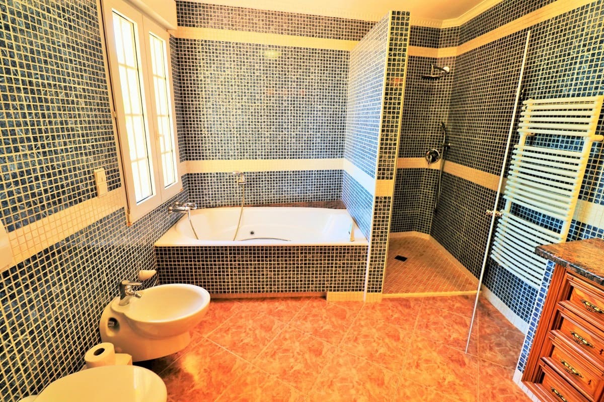 Chalet de 6 habitaciones en Dénia en venta con piscina - 995.000 € (Ref: 9001057)