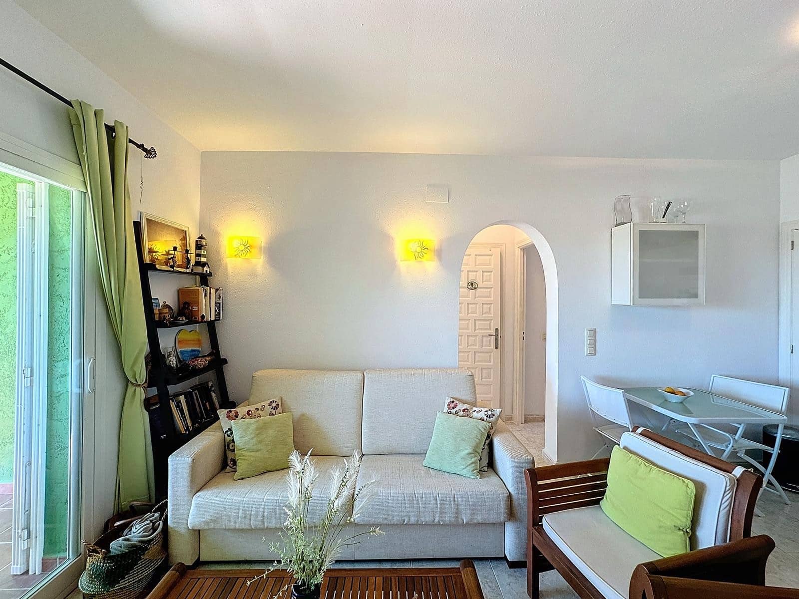 2 soveværelse Lejlighed til salg i Moraira med swimmingpool - € 199.000 (Ref: 9006764)