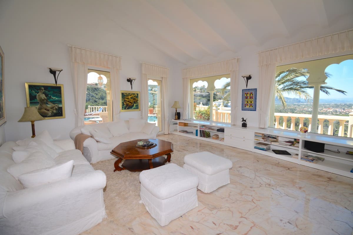 8 bedroom Villa for sale in Denia with pool - € 3,500,000 (Ref: 9006765)