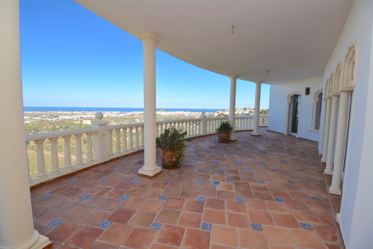 8 bedroom Villa for sale in Denia with pool - € 3,500,000 (Ref: 9006765)