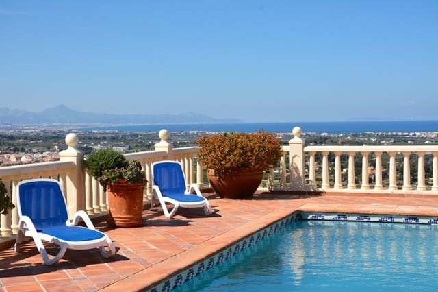 8 bedroom Villa for sale in Dénia with pool - € 3,500,000 (Ref: 9006765)