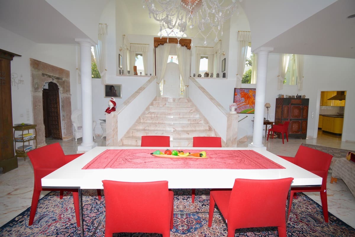 8 bedroom Villa for sale in Denia with pool - € 3,500,000 (Ref: 9006765)