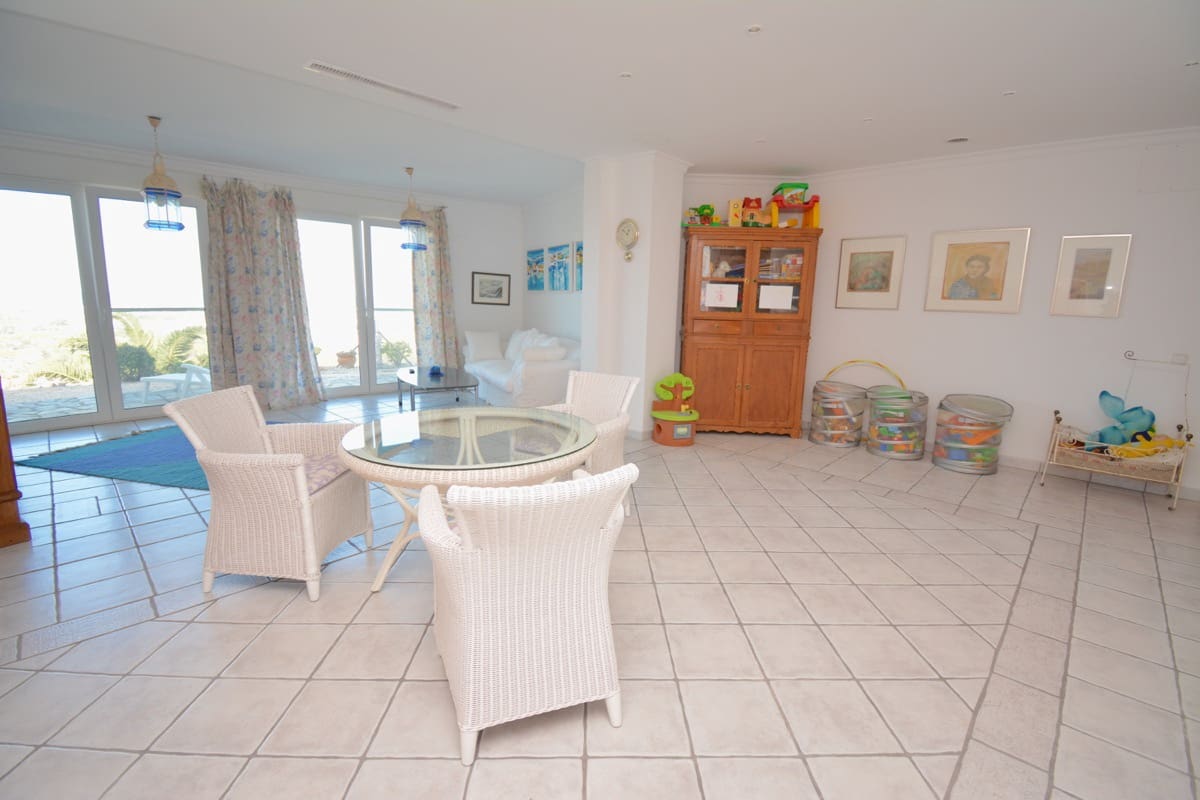 8 bedroom Villa for sale in Denia with pool - € 3,500,000 (Ref: 9006765)