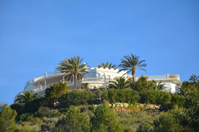 8 bedroom Villa for sale in Dénia with pool - € 3,500,000 (Ref: 9006765)