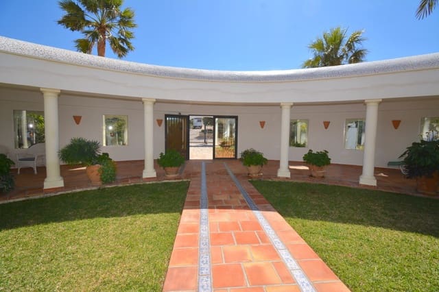 8 bedroom Villa for sale in Dénia with pool - € 3,500,000 (Ref: 9006765)
