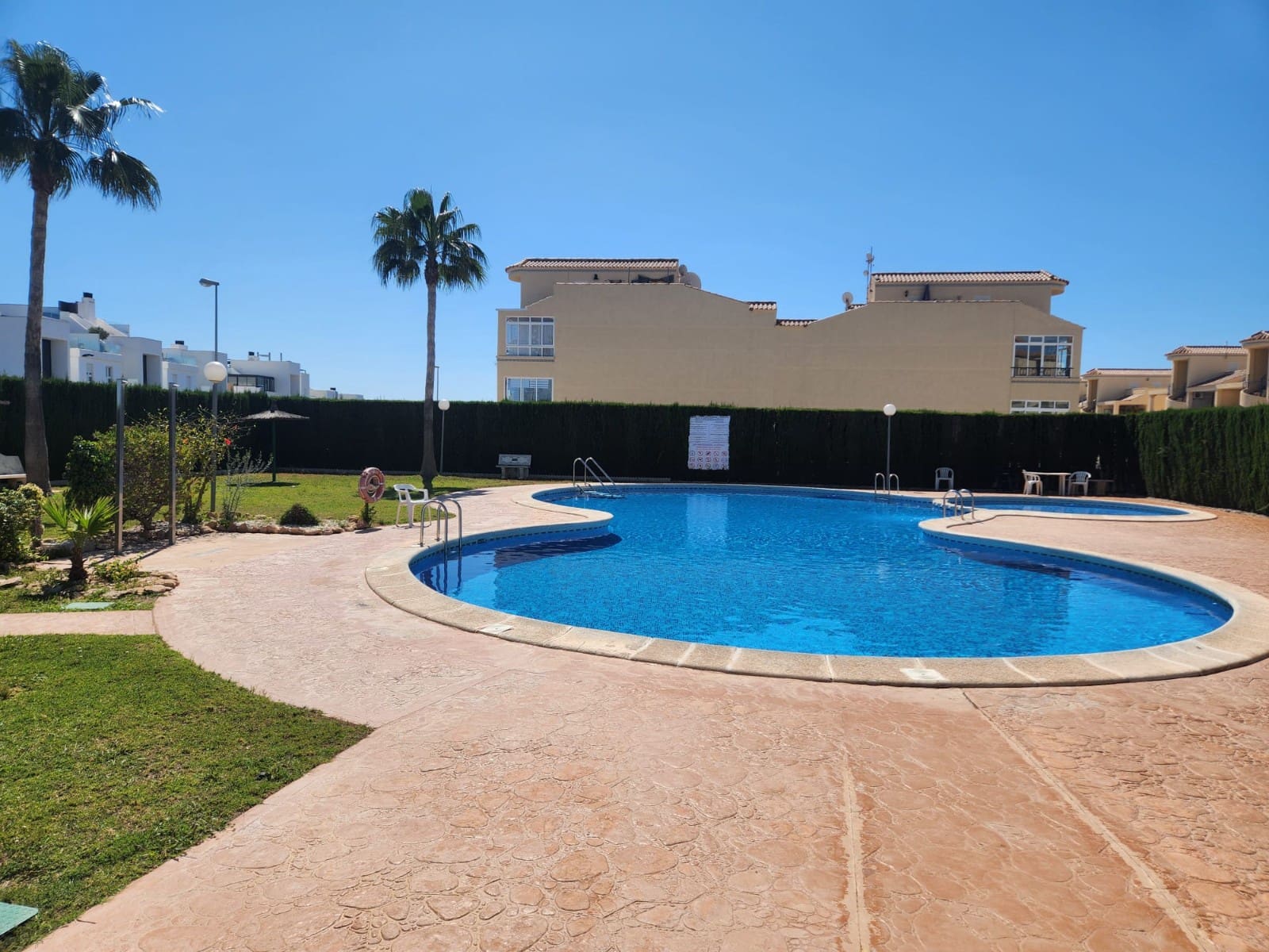 2 sovrum Lägenhet för semesterbostäder i Orihuela Costa med pool - 399 € (Ref: 9009799)