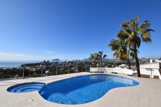 3 bedroom Villa for sale in Moraira, Teulada-Moraira with pool - € 1,550,000 (Ref: 9013489)