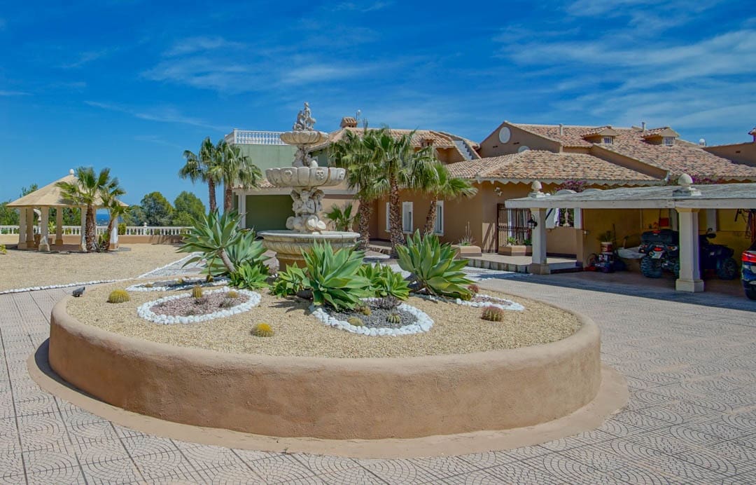 8 chambre Finca/Maison de Campagne à vendre à La Nucia avec piscine - 2 500 000 € (Ref: 9024061)