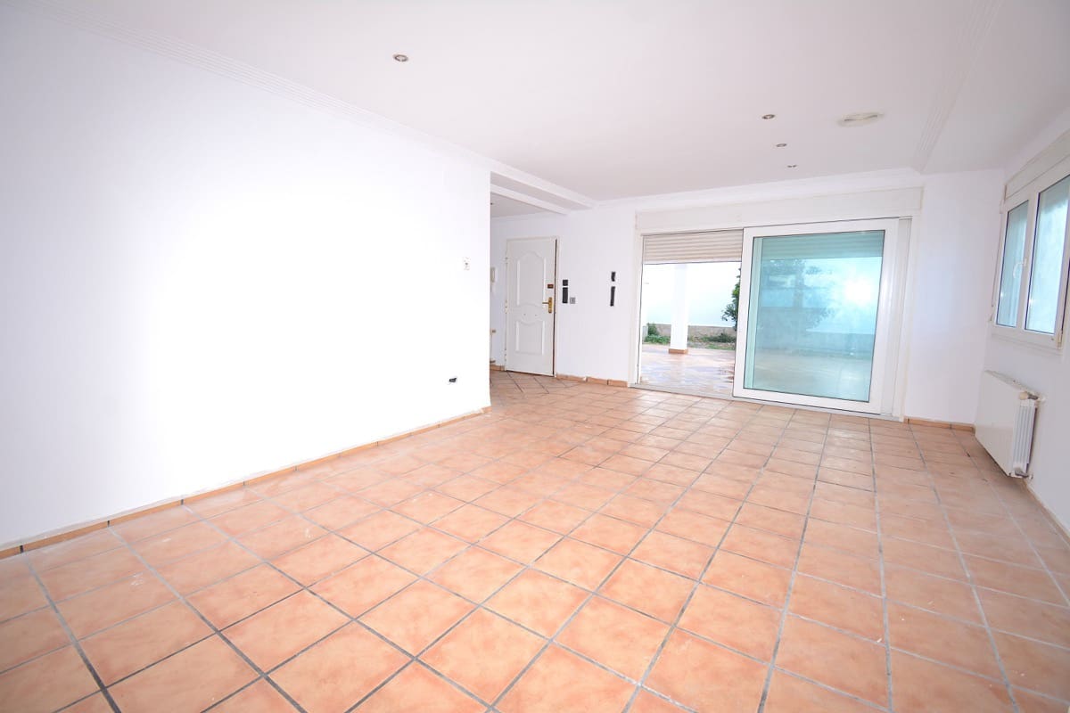 4 Zimmer Villa zu verkaufen in Denia mit Pool - 580.000 € (Ref: 9029335)