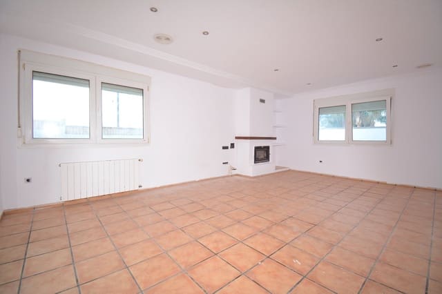 4 Zimmer Villa zu verkaufen in Dénia mit Pool - 580.000 € (Ref: 9029335)