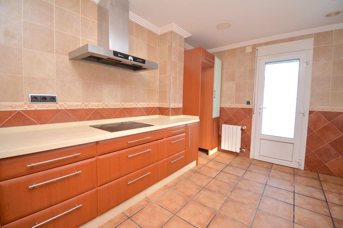 4 Zimmer Villa zu verkaufen in Denia mit Pool - 580.000 € (Ref: 9029335)