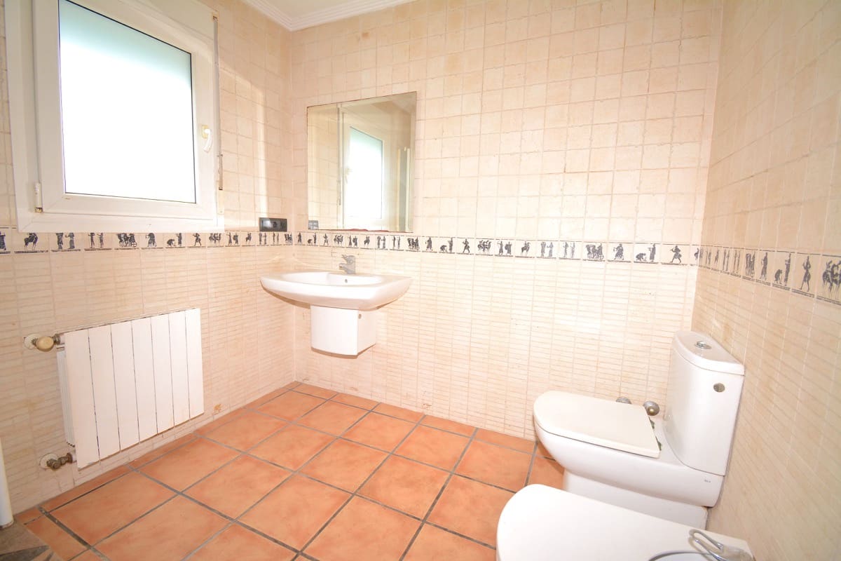 4 Zimmer Villa zu verkaufen in Denia mit Pool - 580.000 € (Ref: 9029335)