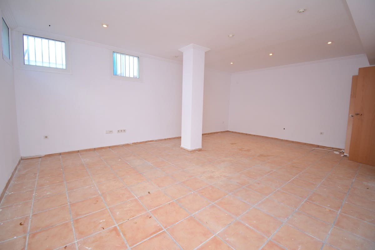 4 Zimmer Villa zu verkaufen in Denia mit Pool - 580.000 € (Ref: 9029335)