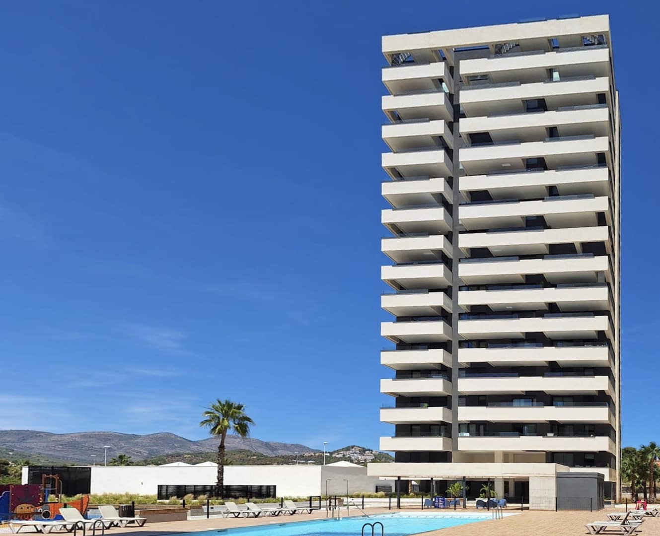 Ático de 2 habitaciones en Calpe / Calp en venta con piscina - 559.250 € (Ref: 9029336)