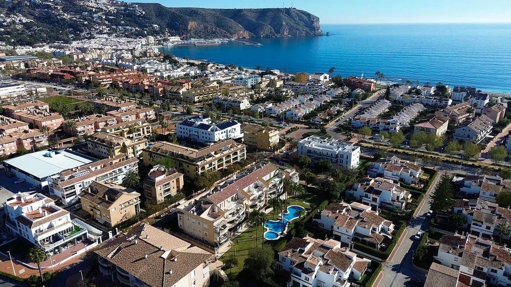2 slaapkamer Penthouse te koop in Javea / Xabia met zwembad - € 399.000 (Ref: 9031547)