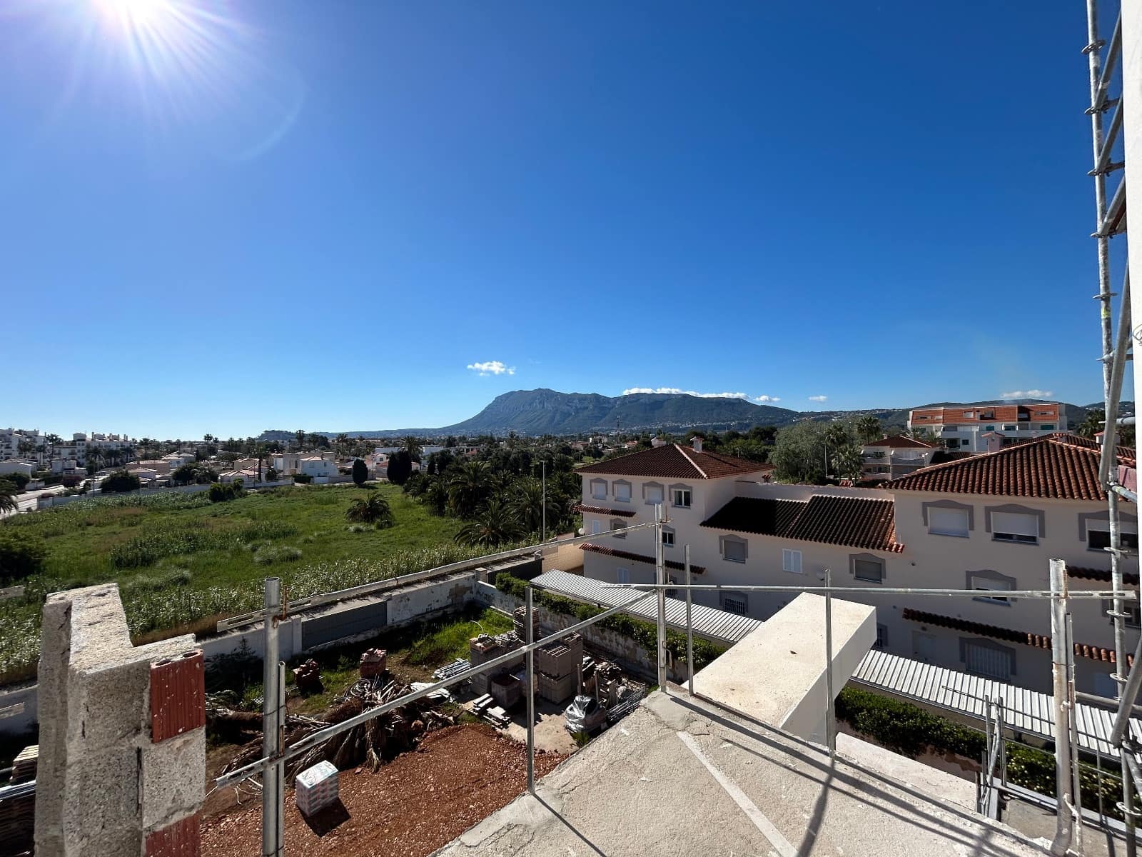 3 makuuhuone Kattohuoneisto myytävänä paikassa Denia mukana uima-altaan - 499 000 € (Ref: 9035342)