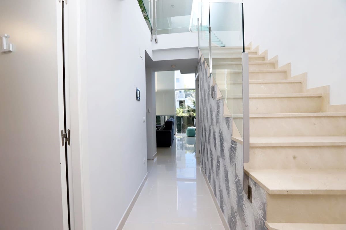 4 sypialnia Dom blizniak na sprzedaż w Denia z basenem - 559 000 € (Ref: 9035345)