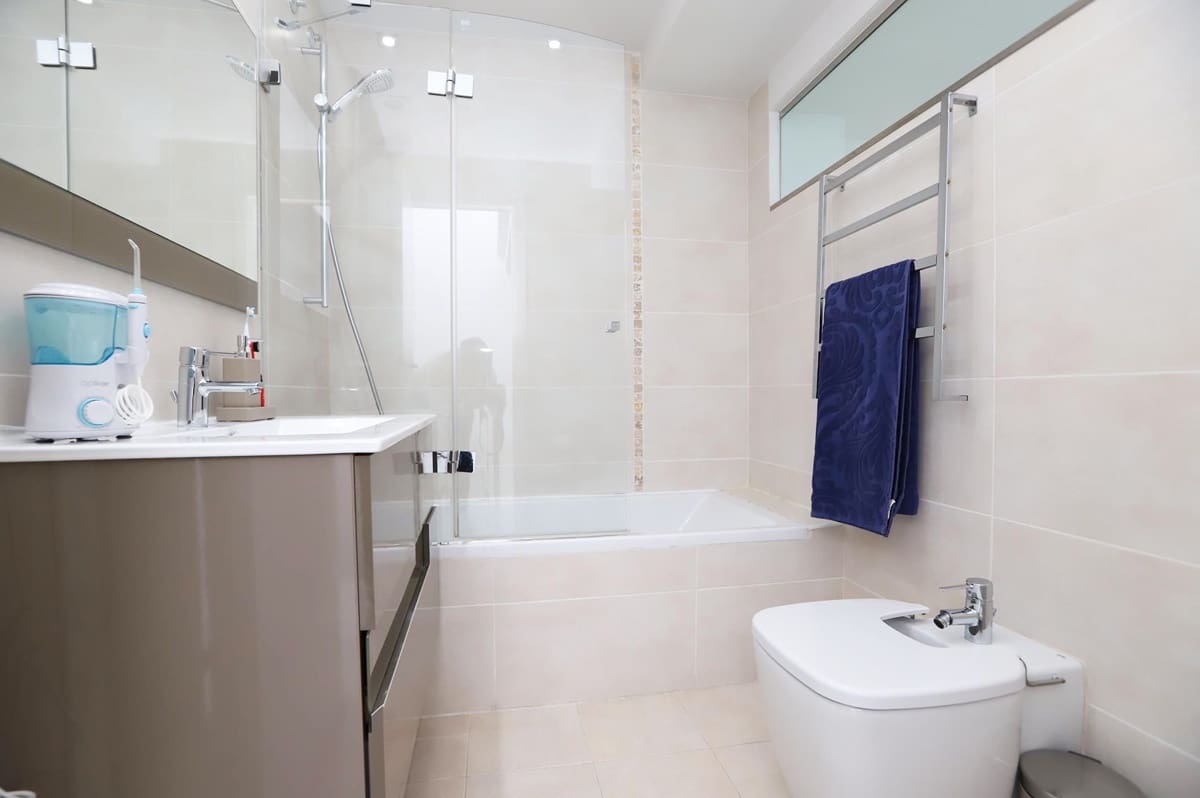 4 sypialnia Dom blizniak na sprzedaż w Denia z basenem - 559 000 € (Ref: 9035345)