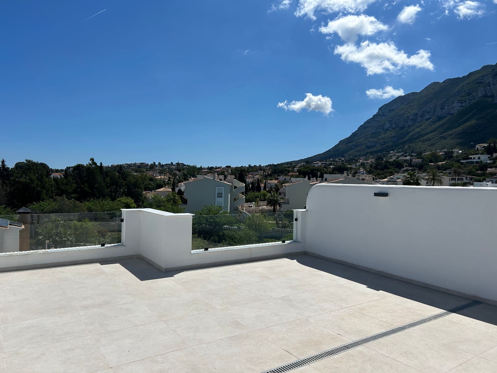 2 makuuhuone Kattohuoneisto myytävänä paikassa Denia mukana uima-altaan - 333 000 € (Ref: 9038242)