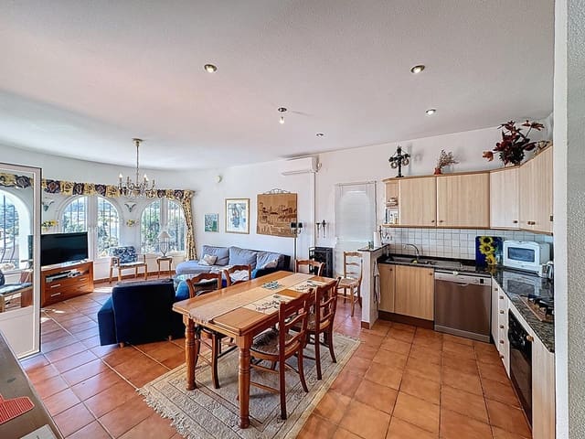 4 slaapkamer Villa te koop in Moraira, Teulada-Moraira met zwembad - € 495.000 (Ref: 9041026)