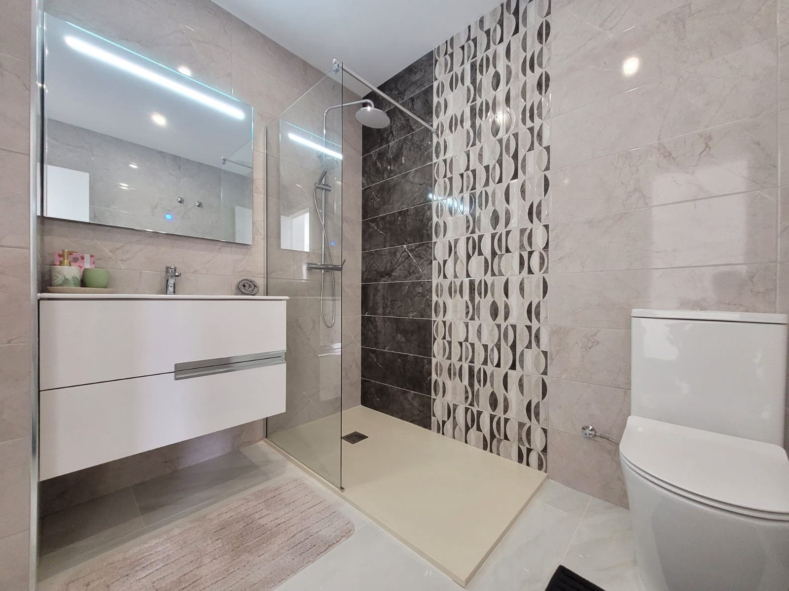 2 slaapkamer Appartement voor vakantieverhuur in La Mata met garage - € 399 (Ref: 9049532)