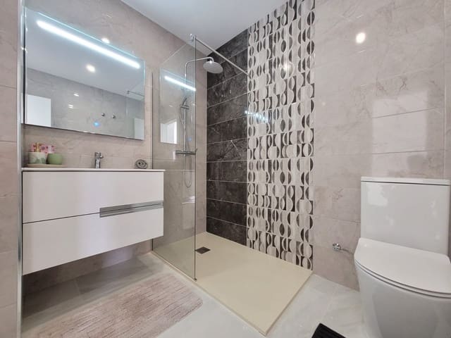 2 quarto Apartamento para arrendamento para férias em Los Europeos, Torrevieja com Garagem - 399 € (Ref: 9049532)