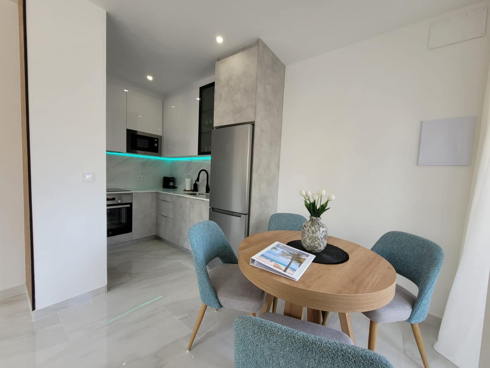 2 slaapkamer Appartement voor vakantieverhuur in La Mata met garage - € 399 (Ref: 9049532)