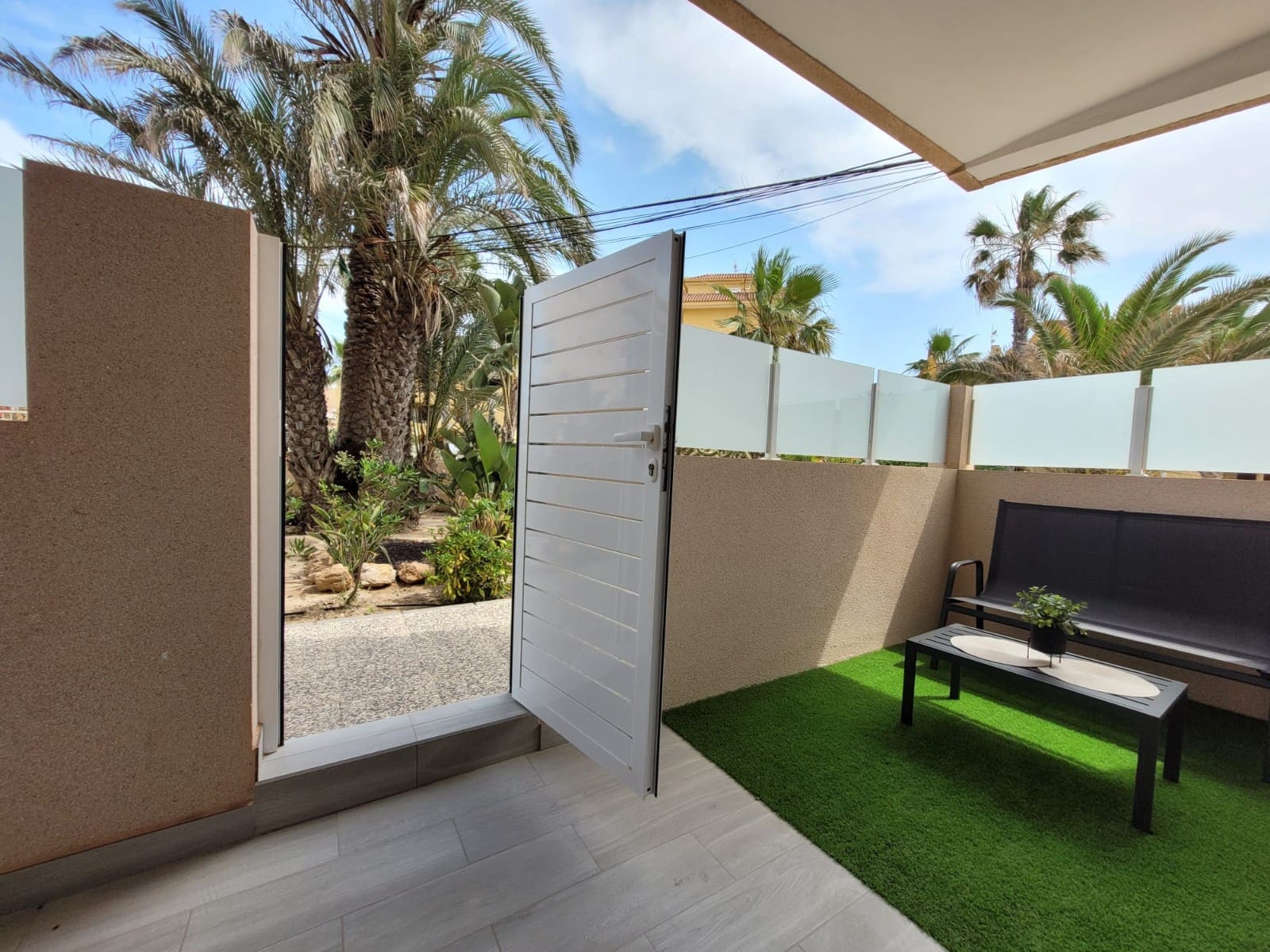 2 slaapkamer Appartement voor vakantieverhuur in La Mata met garage - € 399 (Ref: 9049532)