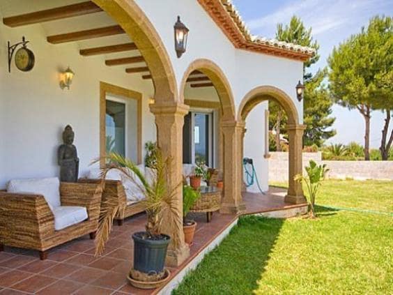 Chalet de 3 habitaciones en Dénia en venta con piscina - 829.000 € (Ref: 9077766)