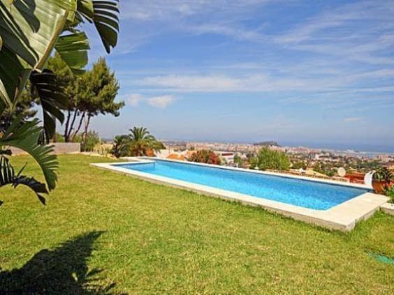Chalet de 3 habitaciones en Dénia en venta con piscina - 829.000 € (Ref: 9077766)