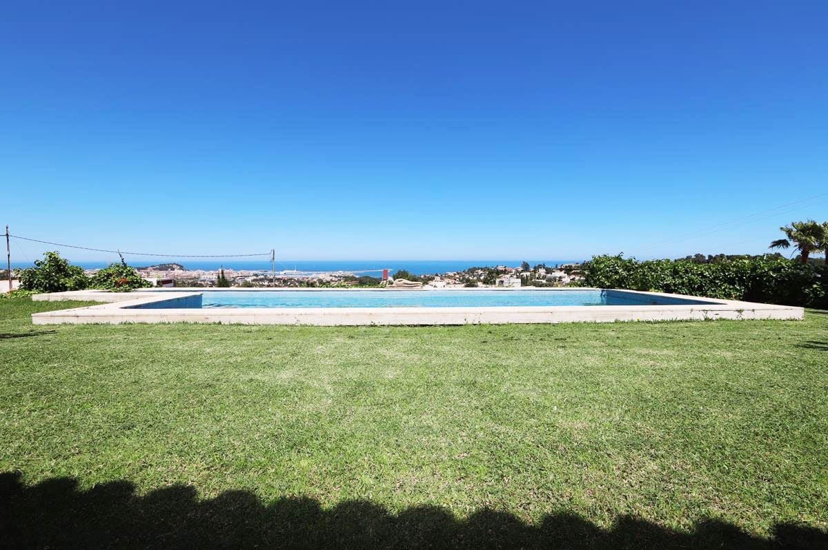 Chalet de 3 habitaciones en Dénia en venta con piscina - 829.000 € (Ref: 9077766)