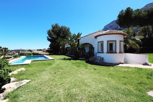 Chalet de 3 habitaciones en Dénia en venta con piscina - 829.000 € (Ref: 9077766)