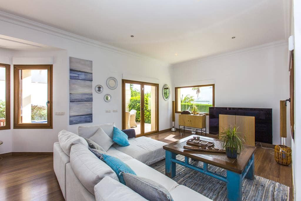 4 Zimmer Villa zu verkaufen in Denia mit Pool - 980.000 € (Ref: 9078346)