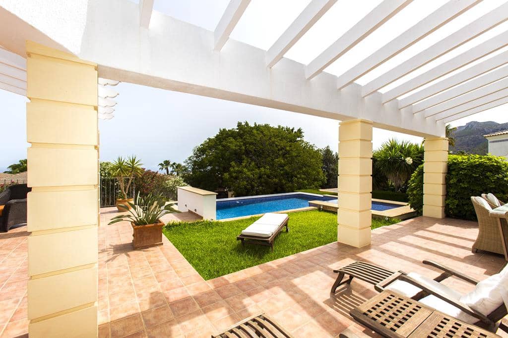4 Zimmer Villa zu verkaufen in Denia mit Pool - 980.000 € (Ref: 9078346)