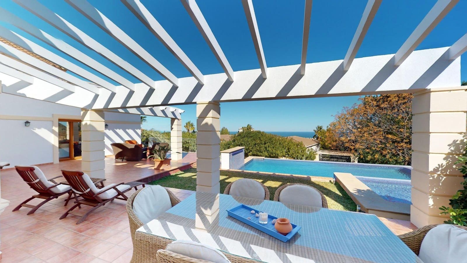 4 Zimmer Villa zu verkaufen in Denia mit Pool - 980.000 € (Ref: 9078346)