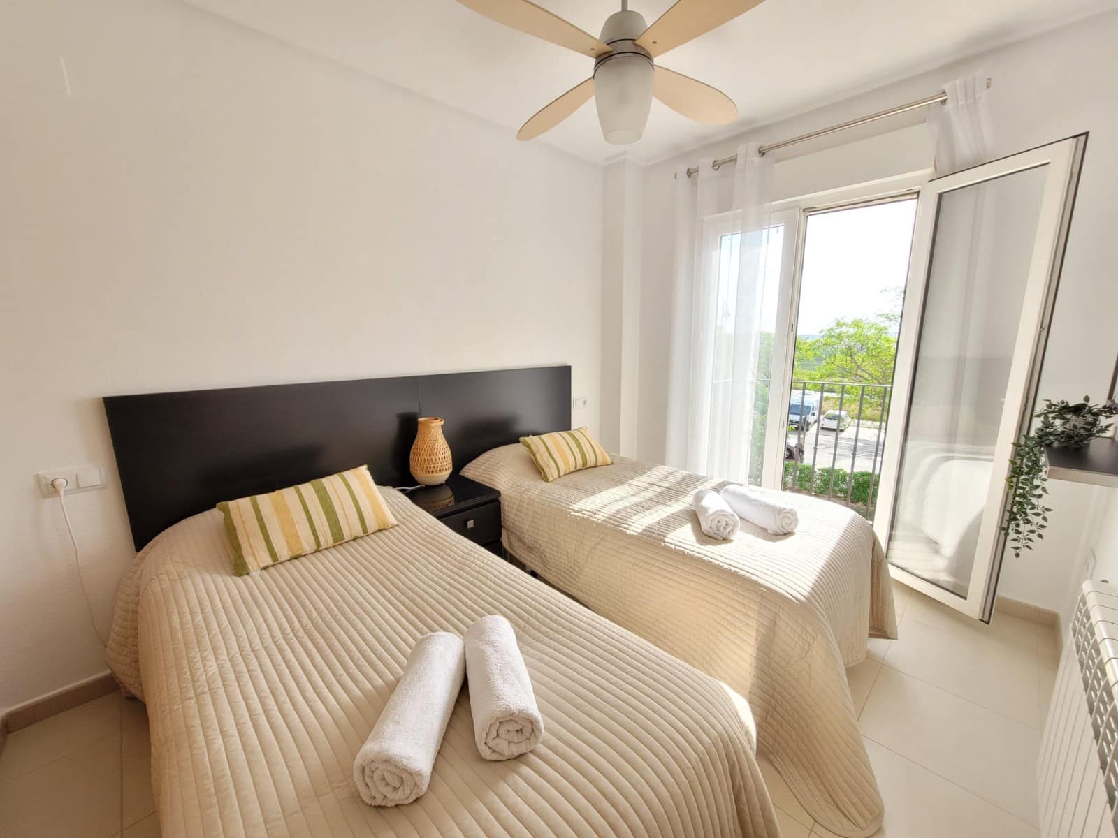   2 soveværelse   ferieLejlighed i Sucina   med   swimmingpool  garage  - € 329 (Ref: 9101668)