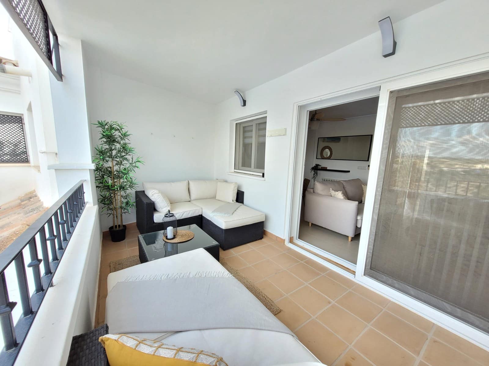   2 soveværelse   ferieLejlighed i Sucina   med   swimmingpool  garage  - € 329 (Ref: 9101668)