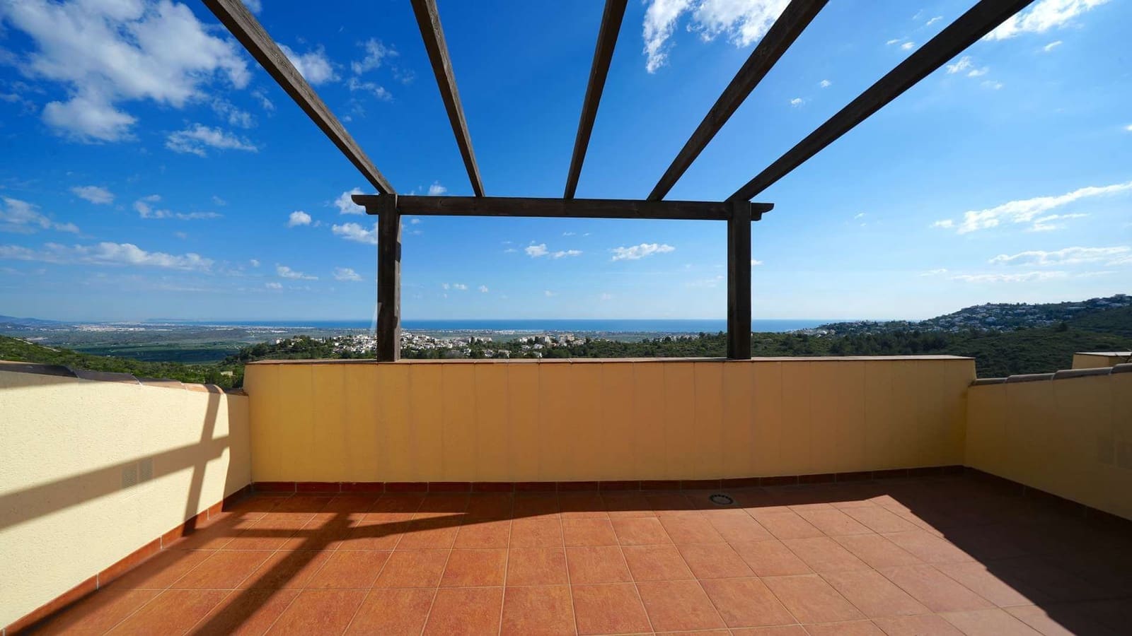 Pareado de 3 habitaciones en Ráfol de Almunia en venta con piscina - 215.000 € (Ref: 9107025)