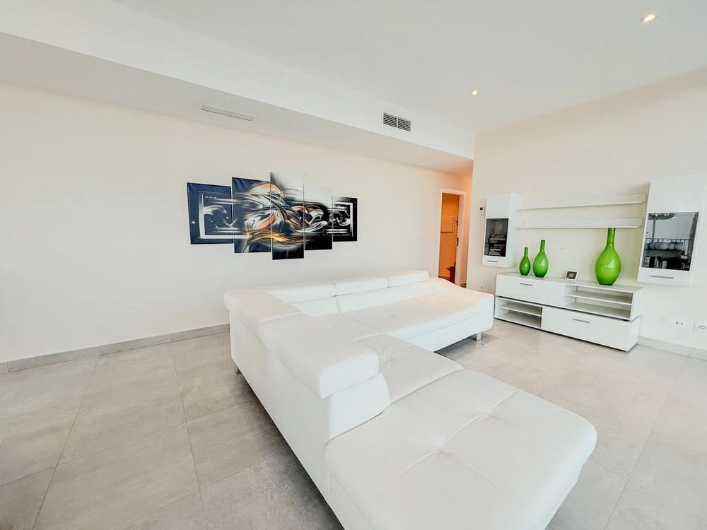 3 bedroom Villa for sale in Pedreguer with pool - € 699,000 (Ref: 9108425)