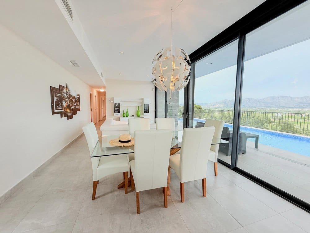 3 bedroom Villa for sale in Pedreguer with pool - € 699,000 (Ref: 9108425)