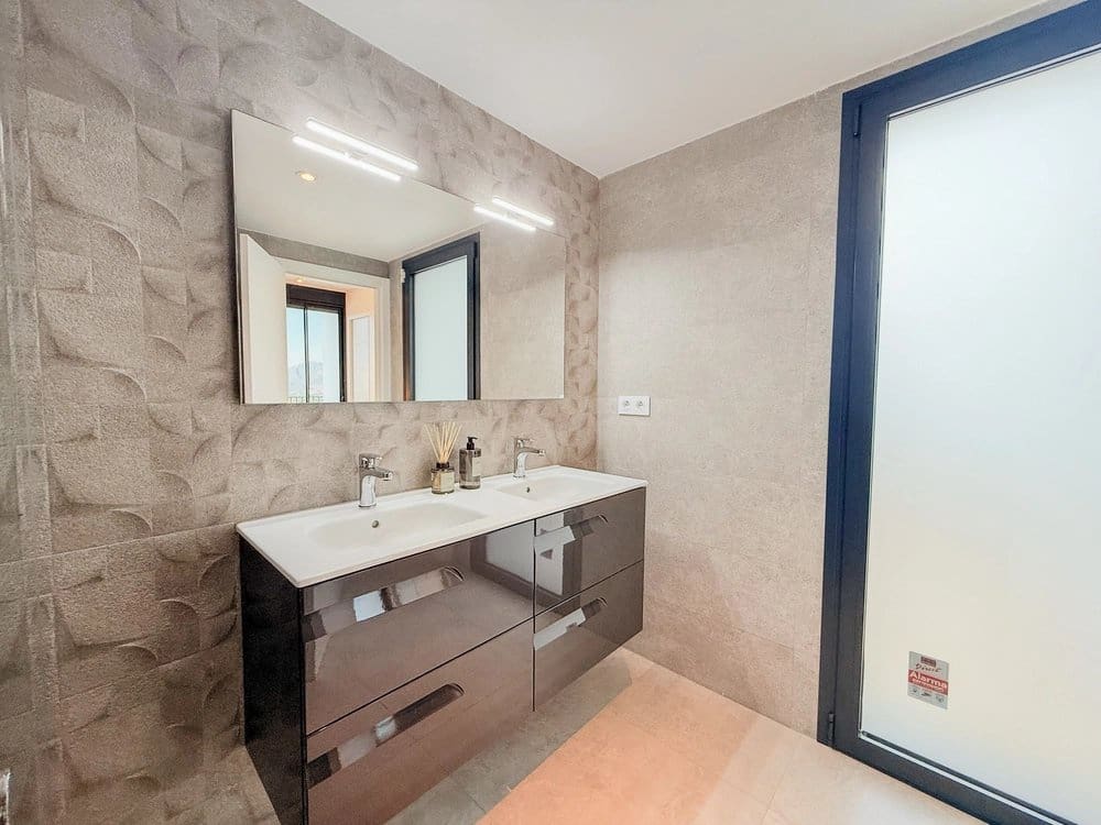 3 bedroom Villa for sale in Pedreguer with pool - € 699,000 (Ref: 9108425)