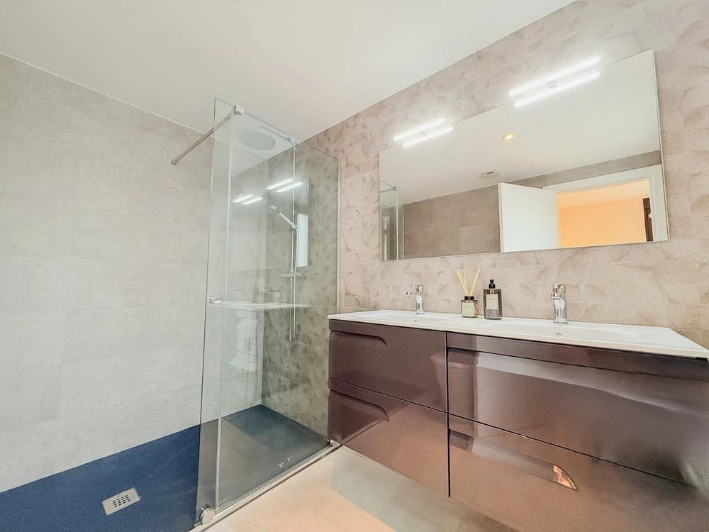 3 bedroom Villa for sale in Pedreguer with pool - € 699,000 (Ref: 9108425)