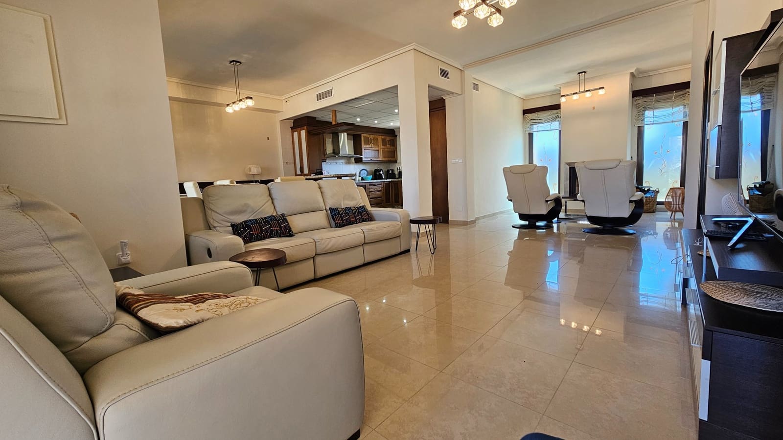 4 Zimmer Villa zu verkaufen in Ciudad Quesada mit Pool - 565.000 € (Ref: 9115867)