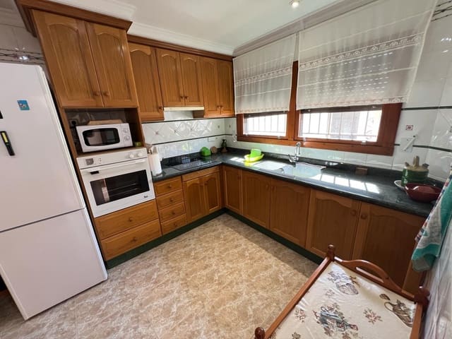 3 quarto Moradia Geminada para venda em Dénia - 505 000 € (Ref: 9130205)