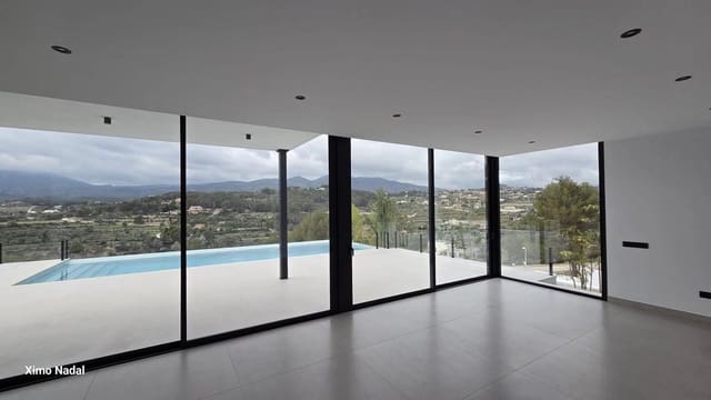3 soverom Villa til salgs i Calpe / Calp med svømmebasseng garasje - € 1 135 000 (Ref: 9138298)