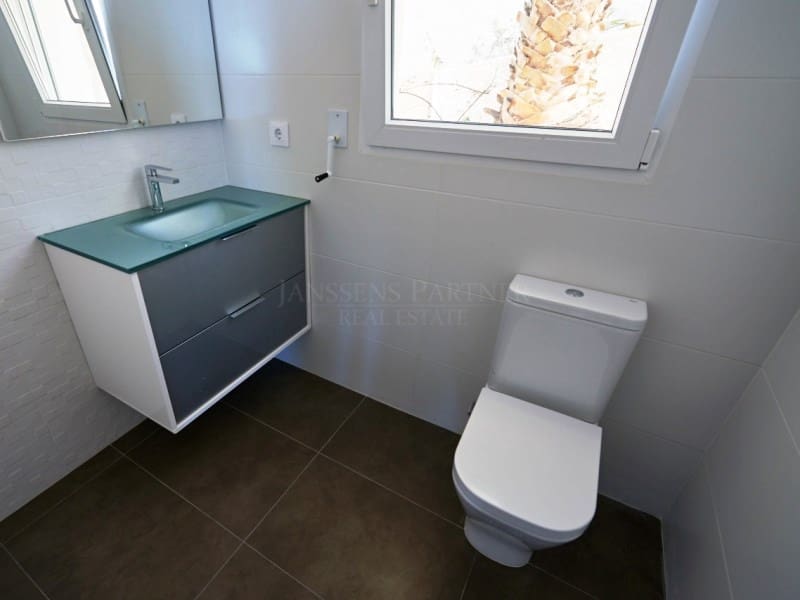 4 bedroom Villa for sale in Altea - € 1,195,000 (Ref: 9138621)