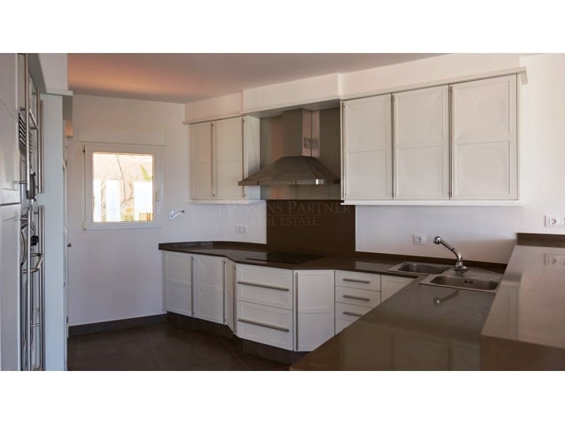 4 bedroom Villa for sale in Altea - € 1,195,000 (Ref: 9138621)