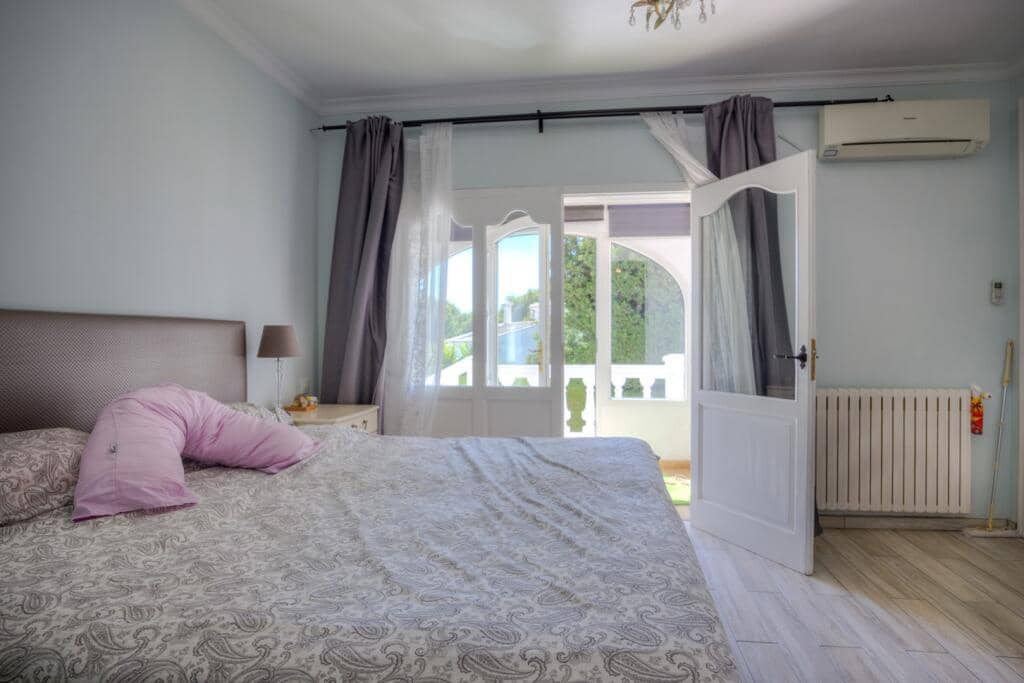 6 Zimmer Villa zu verkaufen in Moraira mit Pool - 925.000 € (Ref: 9138631)